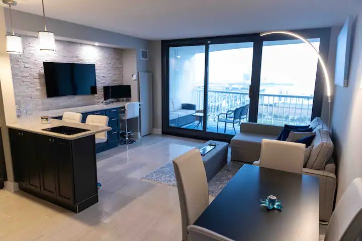 Luxury Condo!